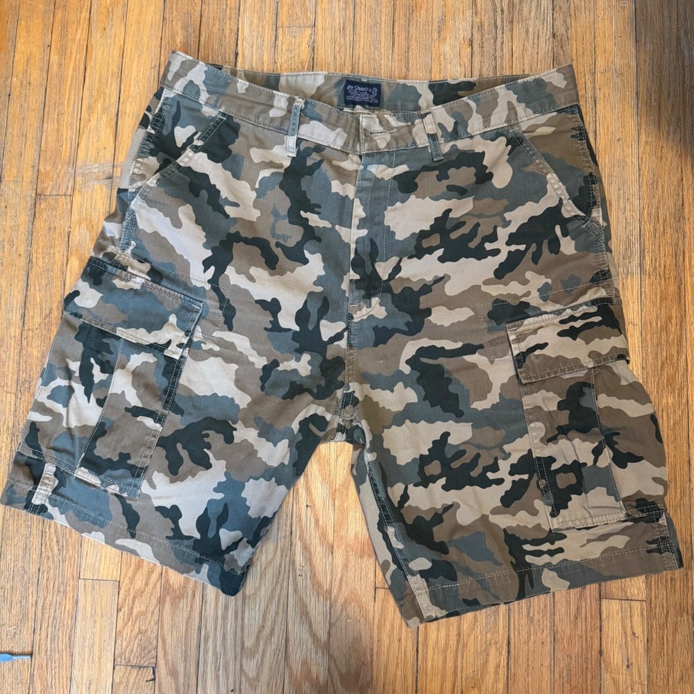 Levi Strauss & Co Mens Camo Cargo Shorts Green Brown Size 34 Utility Tactical